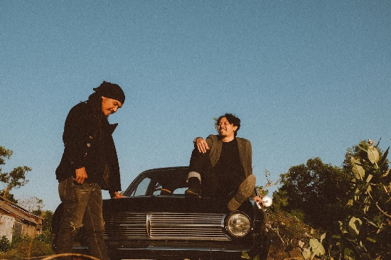 Melintasi Jarak ke Ujung Mimpi: Dialog Dini Hari Merilis Single Terbaru, ‘Miles Away’
