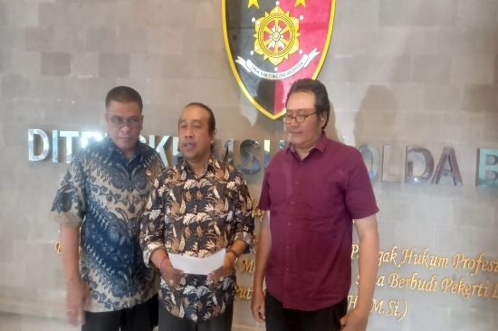 Pimred Barometer Bali Laporkan Akun Info Jagat Maya dan Opini Bali Ke Reskrimsus Polda Bali, Ini Kasusnya!