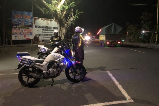 Satlantas Polres Jembrana Melaksanakan Patroli Atensi Terhadap Kejadian Pelemparan Kaca