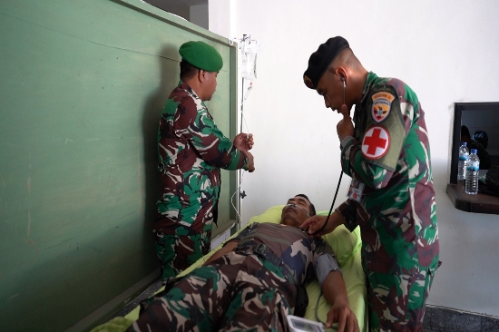 Dibekali Minor Set, Pendukung Medis Satgas Pamwil KTT AIS Mampu Lakukan Tindakan Bedah di Lapangan