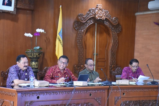 Sekda Kota Denpasar Pimpin Finalisasi Rapat Evaluasi Pembangunan Tahun 2023