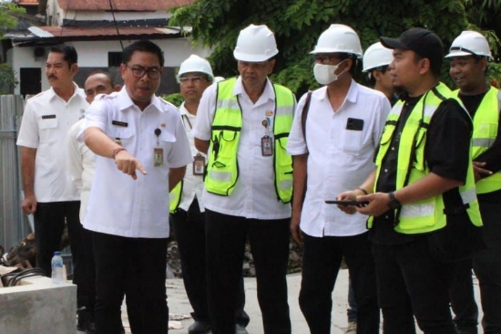 Pastikan Progres Fisik Berjalan Sesuai Rencana, Wawali Arya Wibawa Tinjau 3 Proyek Strategis