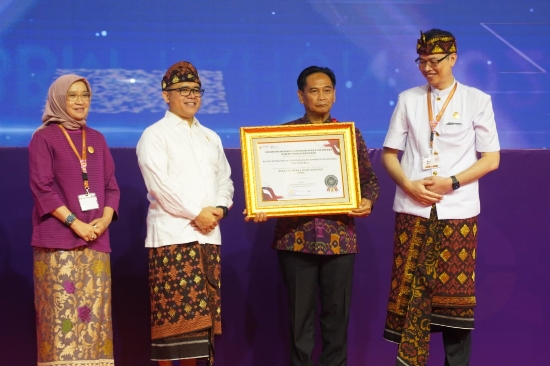 Bapenda dan DPMPTSP Kota Denpasar Raih Penghargaan ZI Menuju WBK