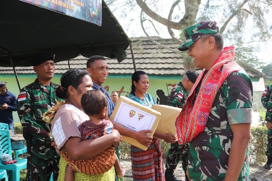 Beri Motivasi Prajurit di Daerah Tugas, Pangdam IX/Udayana Kunjungi Satgas Yonkav 6/Naga Karimata