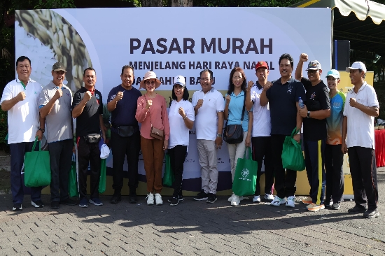 Jelang Nataru, PJ. Gubernur Bali Kunjungi Pasar Murah: Tanya Harga dan Pasokan ke Pedagang