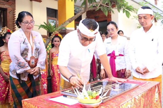 Wali Kota Jaya Negara Resmikan Gedung Sekolah Dasar Negeri 2 Penatih