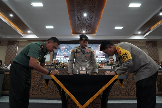 Tingkatkan Sinergitas dan Integritas TNI- Polri, Pangdam IX/Udayana dan Kapolda Bali Tandatangani MoU