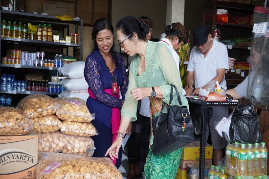 Disperindag Bali Temukan Parsel Tanpa List Barang dan Tanggal Kedaluarsa