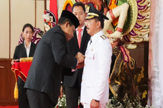 Pj. Gubernur Mahendra Jaya Lantik Jendrika Sebagai Penjabat Bupati Klungkung