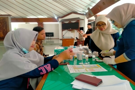 Peringati Hari Ibu, Layanan Kesehatan Pemkab Bojonegoro Disambut Antusias Peserta 