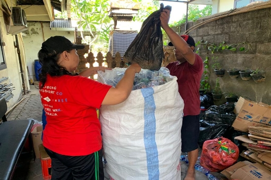 Masyarakat Kelurahan Dauh Puri Manfaatkan Bank Sampah, Kumpulkan Sampah Non Organik Hingga Ratusan Kilogram