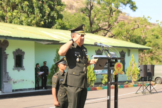 Danrindam IX/Udayana Pimpin Upacara Penutupan Prodi Dikjurtaif Abit Dikmata TNI AD Gel I TA. 2023