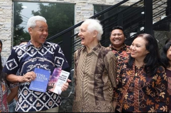 Dikunjungi Ganjar, Romo Magnis Bahas Kemerosotan Etika Demokrasi