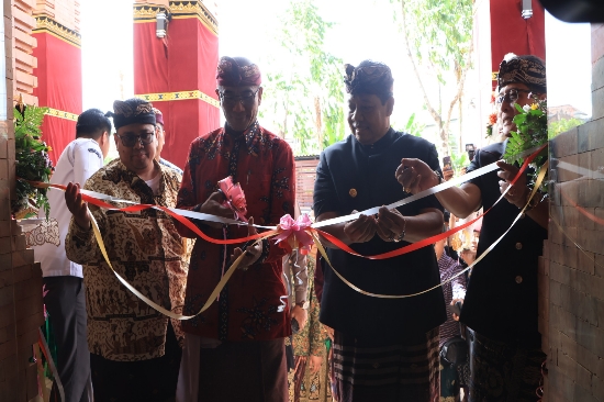 Serah Terima Gedung KPU dan BAWASLU Badung, Pj. Gubernur: Perbedaan Pandangan dan Pilihan adalah Hal Biasa