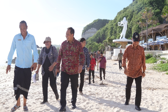 Digadang Jadi Salah Satu Venue WWF 2024, Pj. Gubernur Bali Cek Kesiapan Pantai Melasti