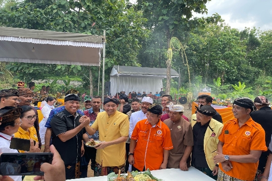Gotong Royong Umat Hindu Membangun 1000 Candi di Pulau Jawa