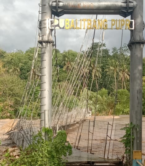 Butuh Perbaikan Segera !Jembatan Gantung Dibangun 2018 Lalu Terancam Rusak Parah, Aktivitas Warga Dua Desa Terhambat