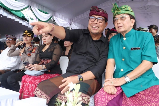 Tarian Barong Bangkung Awali Tradisi Omed-Omedan Wawali Arya Wibawa Beri Apresiasi, Jaga Tradisi Banjar Kaja Sesetan