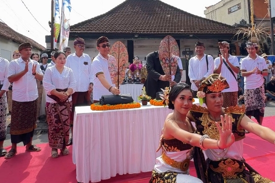 Wali Kota Jaya Negara Buka Sesetan Heritage Omed-Omedan Festival 2024