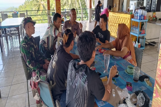 Dialog Kamtibmas, Wakapolsek Rendang Sambangi Warga Masyarakat di Tempat Keramaian Bukit Jambul