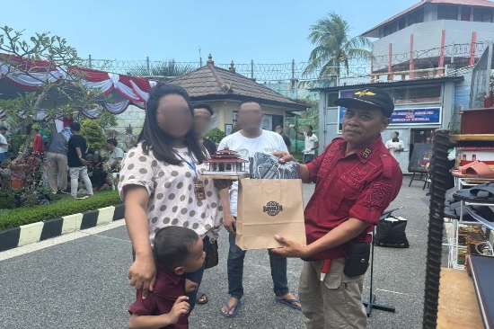 LAPAS Kerobokan Gelorakan Bangga Gunakan Produk Hasil Karya Lapas