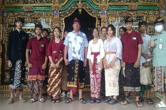 SMA 4 Denpasar Juara Umum Cabang Seni Porsenijar Tingkat SMA/SMK Kota Denpasar
