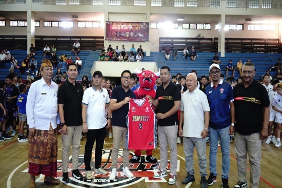Wawali Arya Wibawa Buka Kejuaraan Bola Basket Walikota Cup