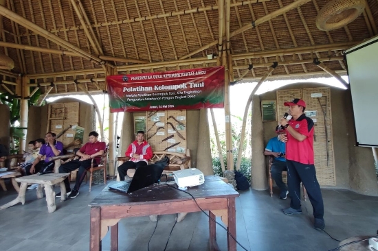 Dukung Ketahanan Pangan, Desa Kesiman Kertalangu Gelar Pelatihan Sasar Petani di Subak Padang Galak