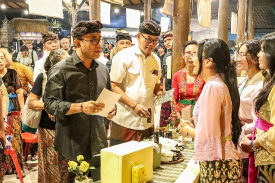Wali Kota Jaya Negara Hadiri Puncak HUT ke-42 Desa Dangin Puri Kauh, Apresiasi Kreativitas Masyarakat, Bangun Kolaborasi Dukung Pembangunan Kota