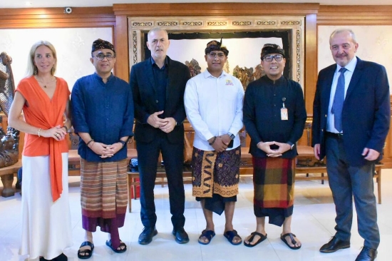 Wali Kota Jaya Negara dan Wawali Arya Wibawa Terima Kunjungan Wali Kota Piraeus Yunani Mr. Loannis Moralis di Kota Denpasar