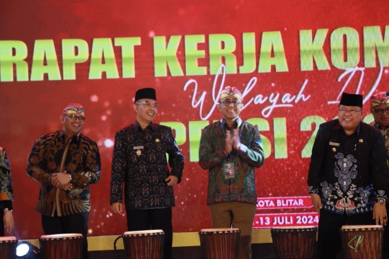 Ikuti Rakerkomwil IV ke-19 APEKSI di Kota Blitar: Jaya Negara Tekankan Kolaborasi dan Sinergitas Anggota APEKSI, Wujudkan Pembangunan Kota Berkelanjutan