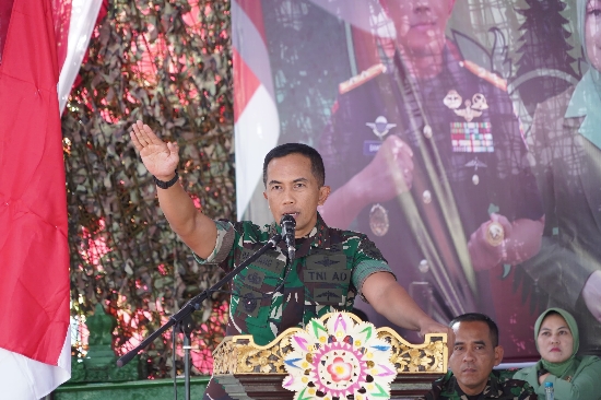 Saat Kunker di Kodim 1610/Klungkung, Pangdam: Anggota Kodim Klungkung Hindari Judi Online!