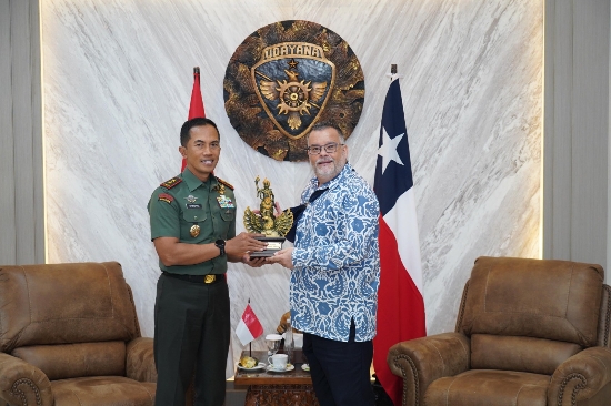Pangdam IX/UDY Terima Kunjungan Kehormatan Dubes Chili