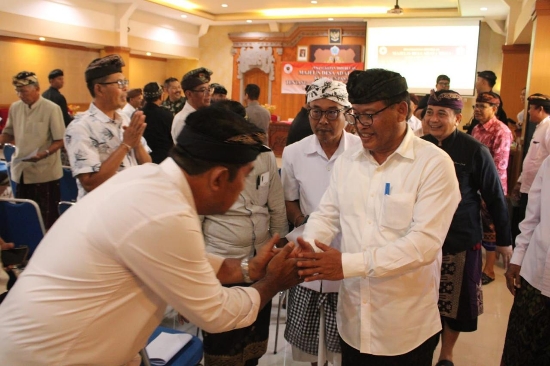 Tajamkan Penguatan Lembaga Adat dalam Mendukung Pembangunan