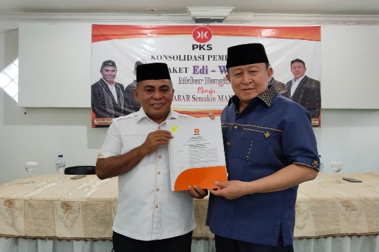 Edi-Weng Terima SK Dukungan dari DPP PKS, Edi Endi: Mari Kita Bergandeng Tangan