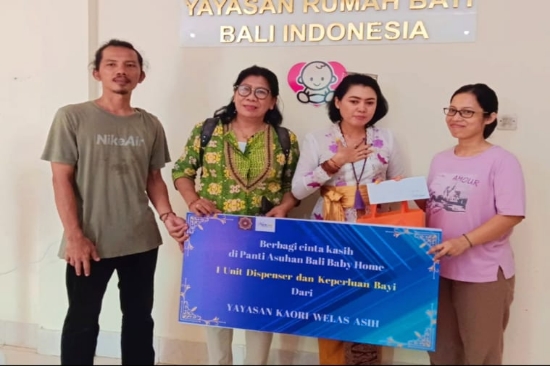 Kaori Welas Asih Berikan Bantuan bagi 27 Anak di Yayasan Bali Baby Home di Batu Bulan-Gianyar