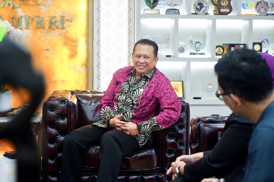 Terima Tim Majalah Ikatan Alumni Lemhannas, Ketua MPR RI Bamsoet Dorong Pembenahan Sistem Demokrasi Indonesia