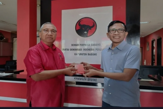 Gabung Gerindra, Yandinata Resmi Kembalikan KTA PDIP