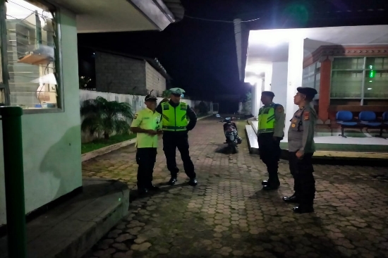 Personil Polsek Kintamani Laksanakan Giat Patroli Blue Light Malam Hari