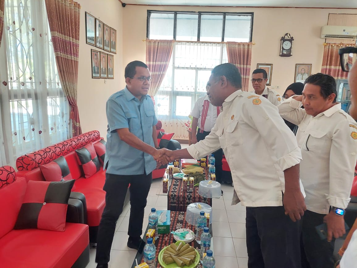 Melki Laka Lena; Yang Paling Dibutuhkan Oleh Petani di NTT Saat Ini Adalah Pupuk, Bibit dan Air
