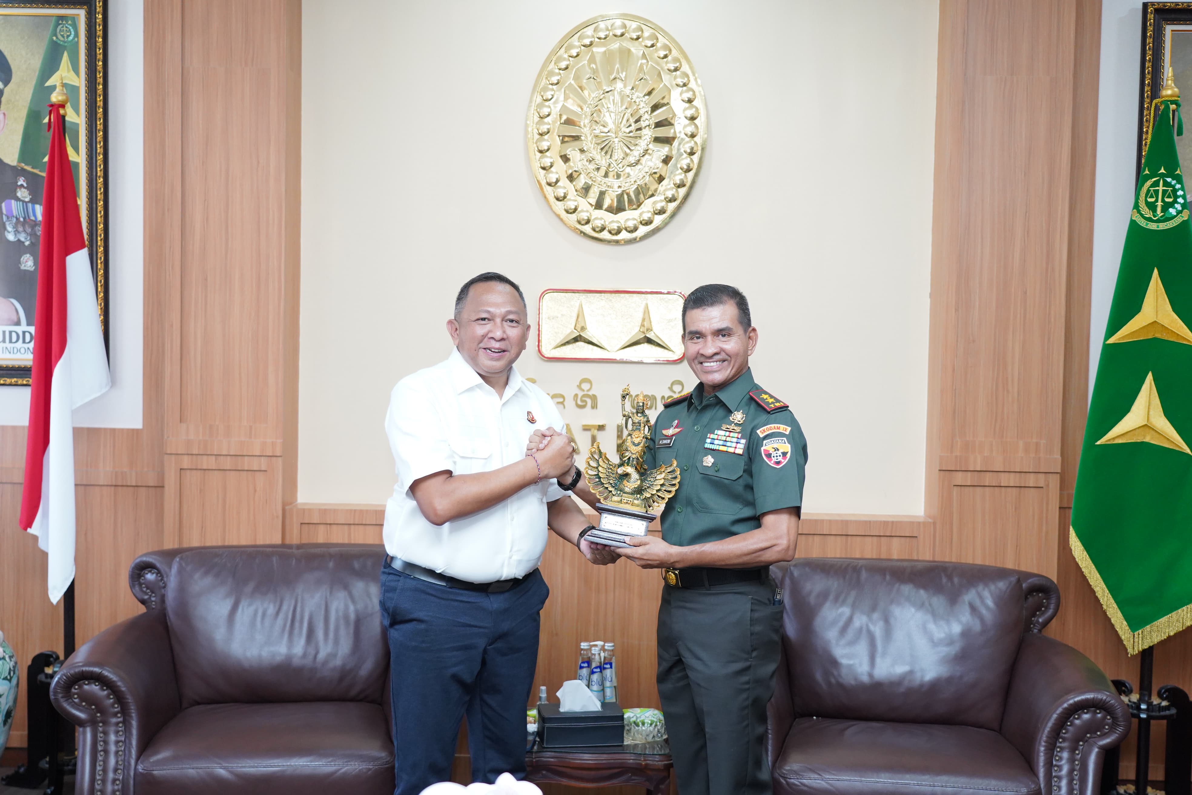 Pangdam Zamroni Temui Kajati Bali