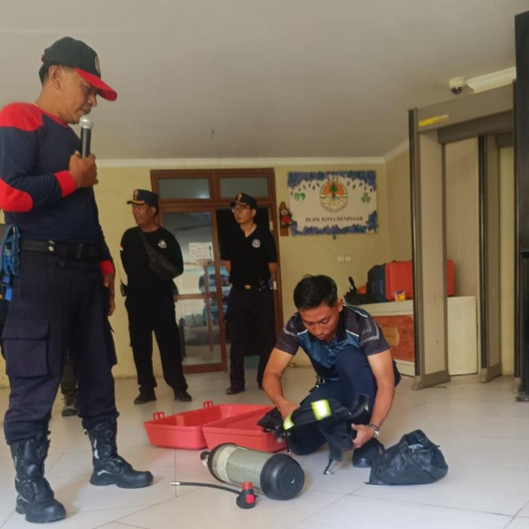 Damkar Denpasar Bentuk Relawan di Empat Kecamatan