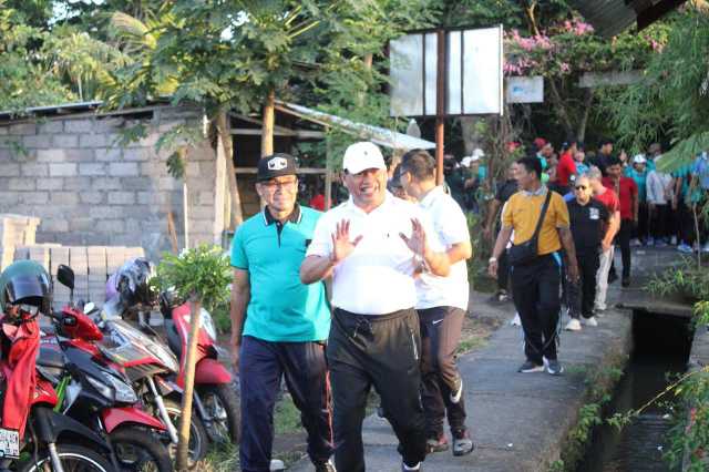 Sekda Alit Wiradana Hadiri Jalan Sehat HUT ke-26 BKS LPD Kota Denpasar