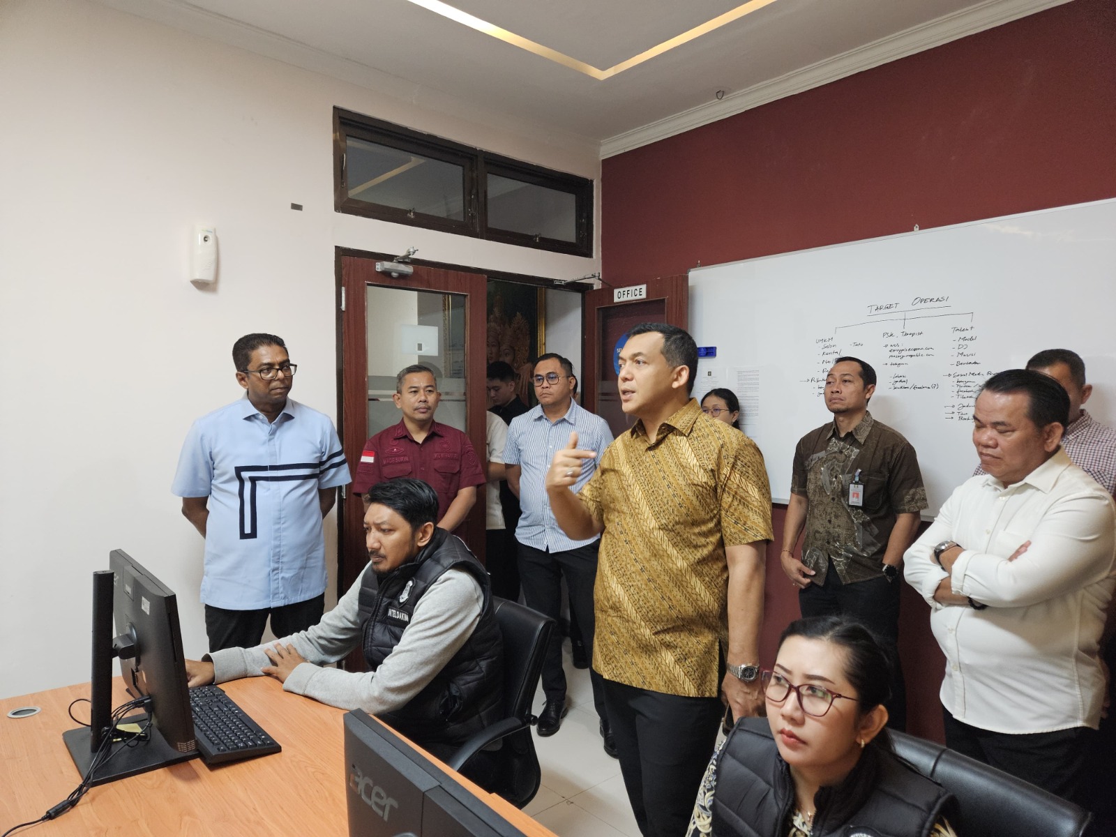 Kunjungi Unit Siber Imigrasi, Wamen Imipas: Jadikan Percontohan bagi Kantor Imigrasi se-Indonesia