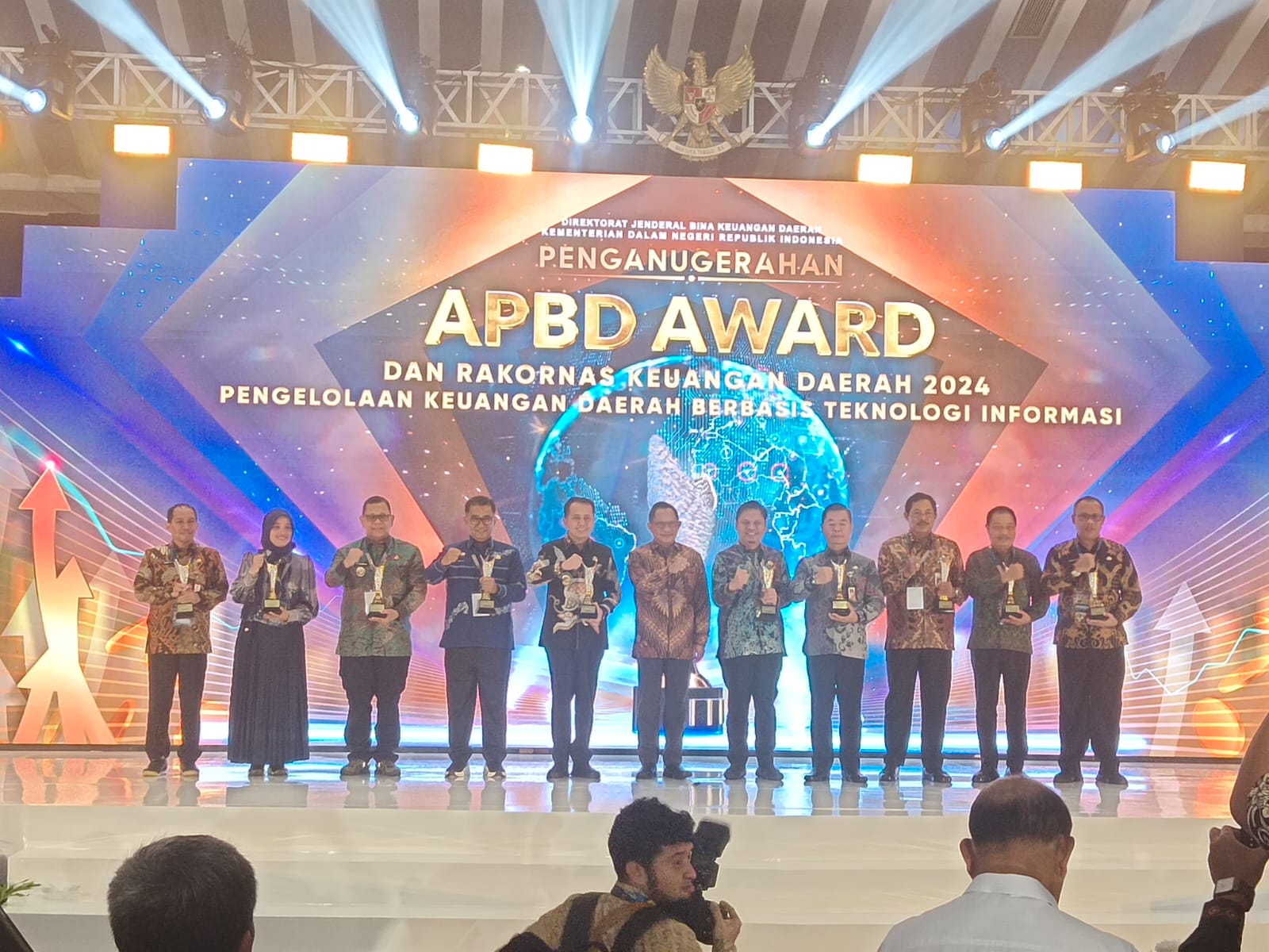 Lampaui Target Pendapatan Daerah, Pemprov Bali Raih Dua Penghargaan dalam APBD Award 2024