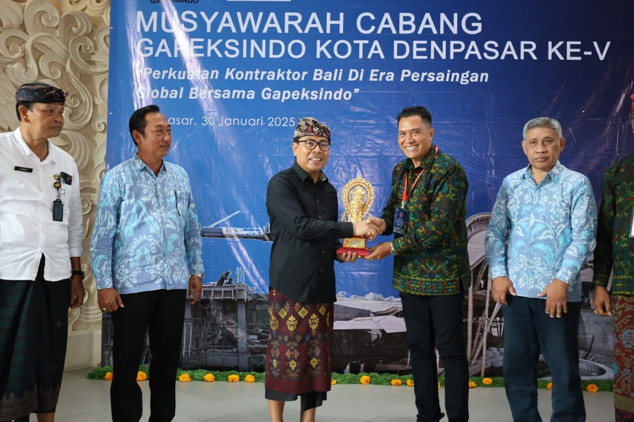 Wawali Denpasar Arya Wibawa Buka Muscab kelima DPC GAPEKSINDO Kota Denpasar
