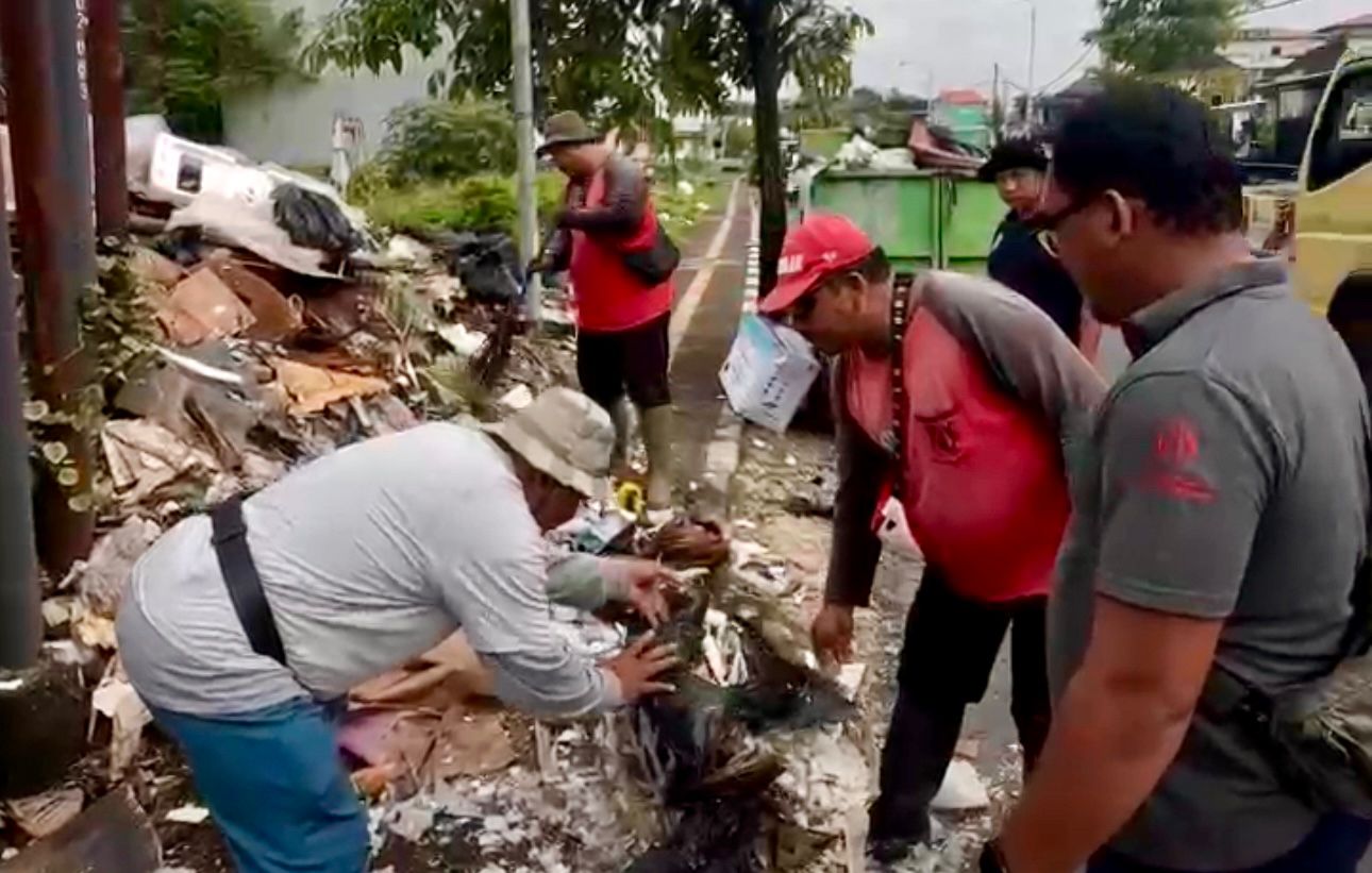 Sinergi Bersama Kelihan Banjar Kelurahan Padangsambian Atensi Pembuang Sampah Liar