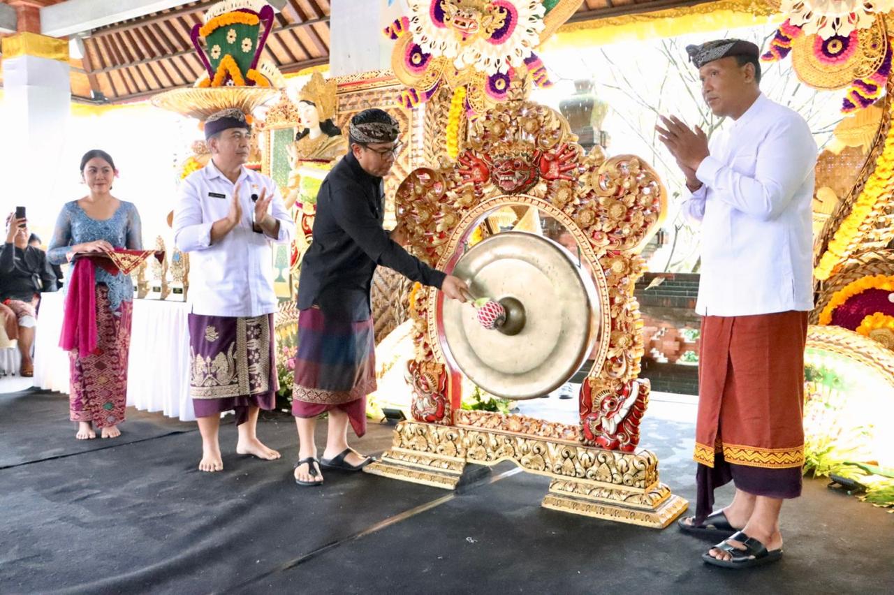 Wawali Arya Wibawa Buka Bulan Bahasa Bali dan Ustawa Dharma Gita Kota Denpasar 2025