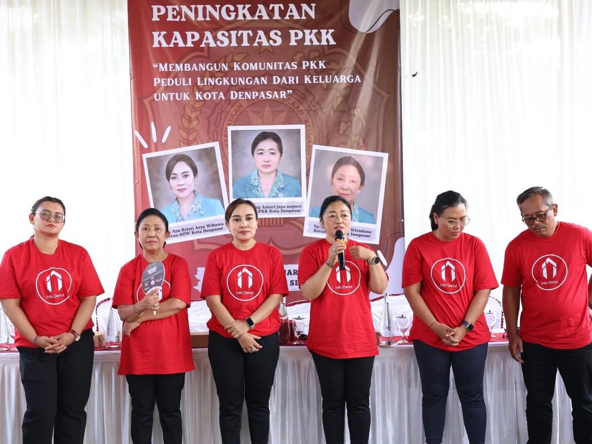 Ny. Antari Jaya Negara Buka Kegiatan Peningkatan Kapasitas TP PKK Kecamatan Denpasar Utara