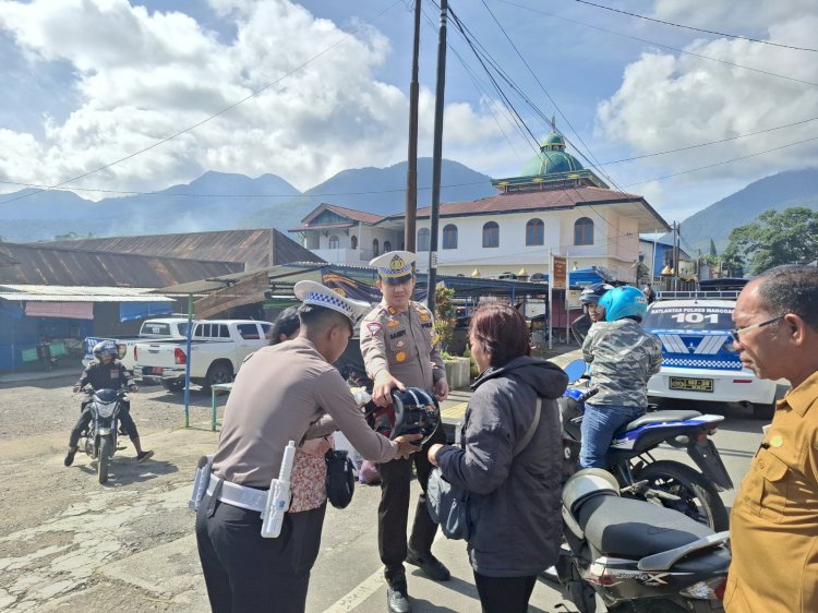 Kasat Lantas Polres Manggarai Bersama Personel Gelar Oprasi Keselamatan Turangga 2025